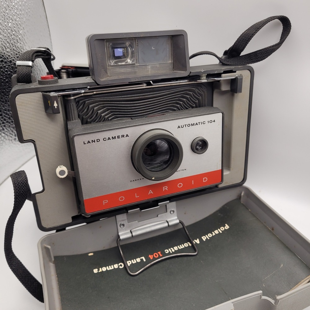 Vintage Polaroid Automatic 104 Land Camera with Original Box and Cover TD504740